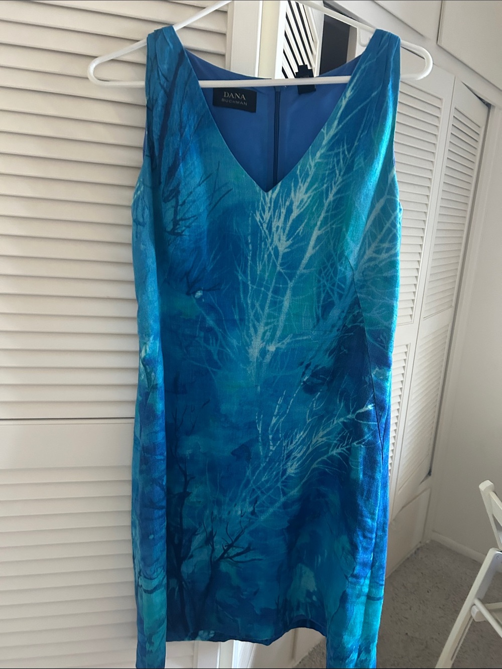 Dana Buchman Teal & Blue V-Neck Printed